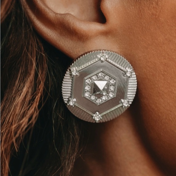 Enfolded Edge - White Earrings - Picture 1 of 2